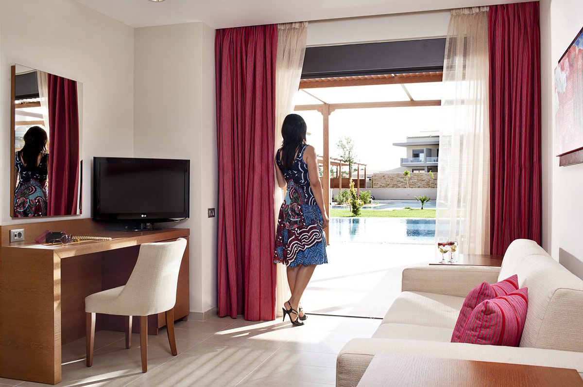 ApollonionR's tweet photo. Luxurious spaces that make your stay as comfortable as you need to relax during your vacations! #ApollonionResortSpaHotel! https://t.co/6RooqvGV53
#Lixouri #Xi #Kefalonia https://t.co/zoX2zj4yn8