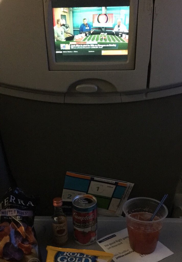 CEP35's tweet image. Two of my favorites @JetBlue @GolicAndWingo