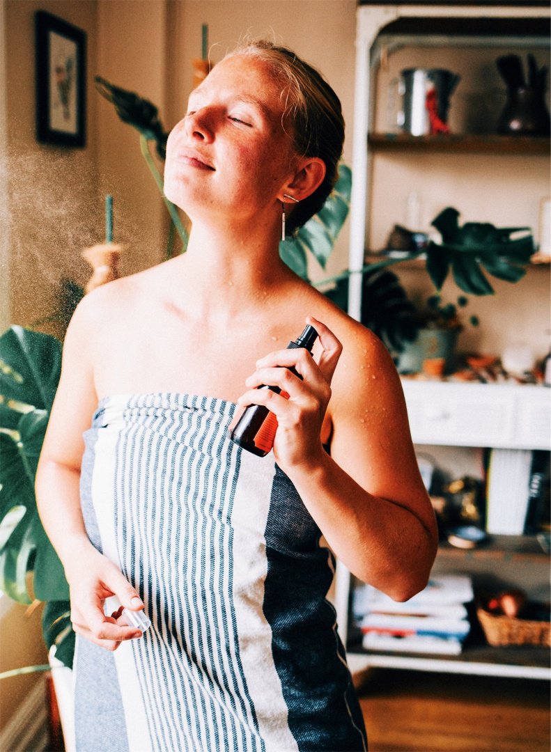 Formulated by an aromatherapist and herbalist, our products are formulated with aromatherapy and sensorial pleasure in mind to enhance your daily skincare ritual and provide you with a daily oasis where you can indulge your senses. #PositiveThinkingDay  bit.ly/2Q0uhOl