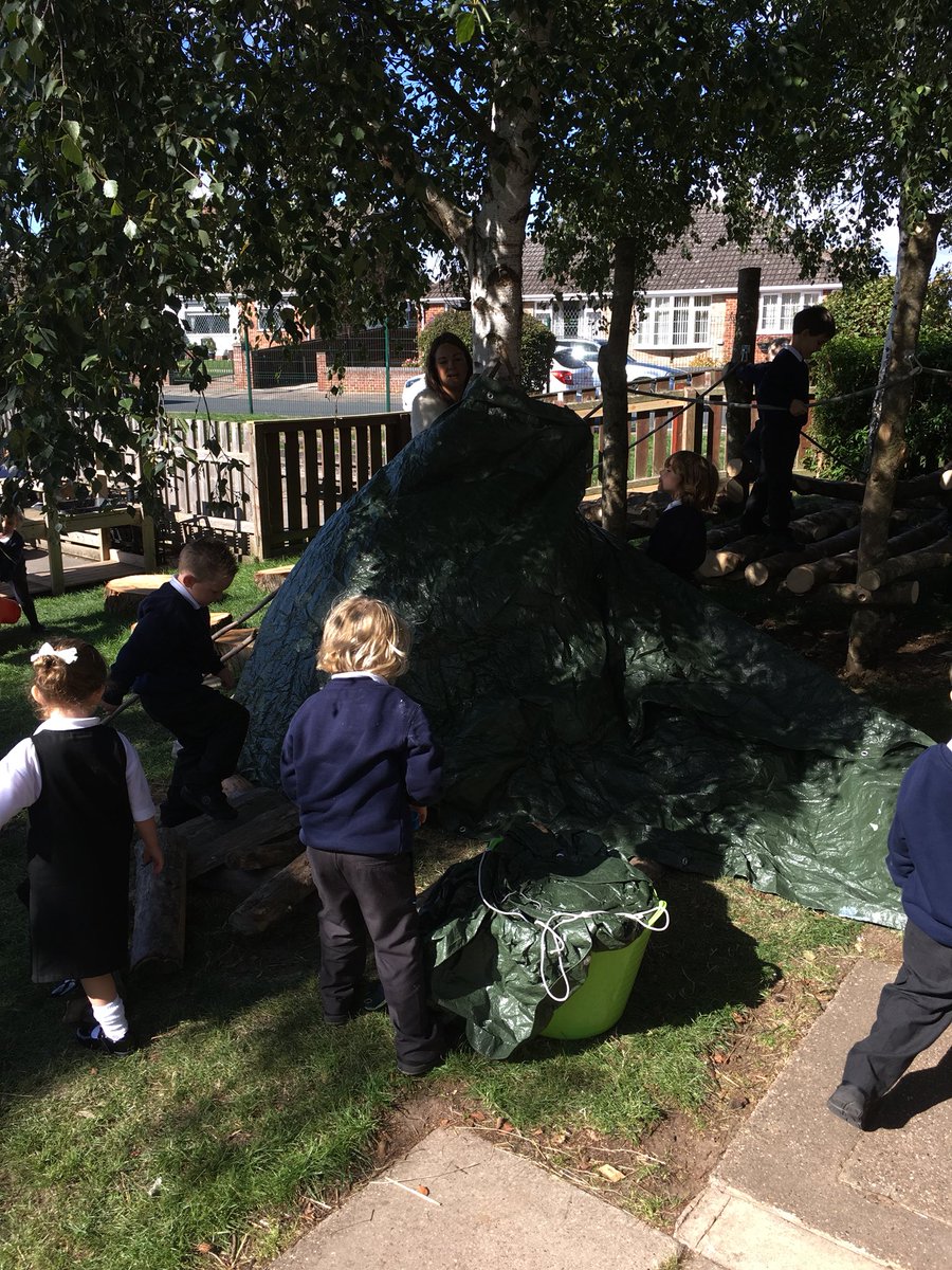 hannahkirk84's tweet image. We have been so busy building a den for George the dog in our story to stay safe in. We were really absorbed and collaborated #absorbed #colloborating #forestschools #eyfs 😊