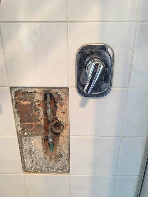 TPlumbingGroup's tweet photo. The owner was complaining of low water pressure. The answer is in the image. Can you see the problem?
Don't forget to send in your Hall of Shame images to our inbox!

Call +1 (416) 857-3930 | https://t.co/3eIIbSSKpF
#FixtheLeak #TorontoPlumbers #TPG #LeakingDrain #Ready2Help https://t.co/dgm9BiuIcJ