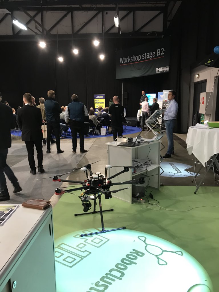 Wanscher's tweet photo. Jeg lytter på droner Hvorfor ik Hvorfor ik? 😁@RoboCluster #R18OCC #drones #innovation #bvlos #InnoDrone https://t.co/07Z4n9fkav