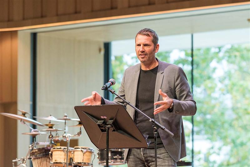 Interesting seminar by Patrick Koschuch <a href="/vDKArch/">van Dongen-Koschuch</a> at 14:30 #ATWNL: 'Rational exuberance' about the use of daylight in places where it always was missing ‣ bit.ly/2Ph5zIi