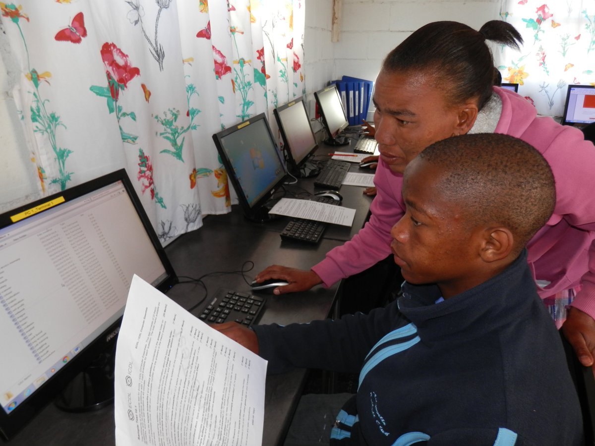 PhiliDLC's tweet photo. #ICDL #LearningIsFun with Gr. 8 bergmanshoogte kids with Facilitator @LouwLona going through their sample tests #ComputerEssentials @PhiliDLC @GwfOnline @LjJonita https://t.co/HMSwas1TL9