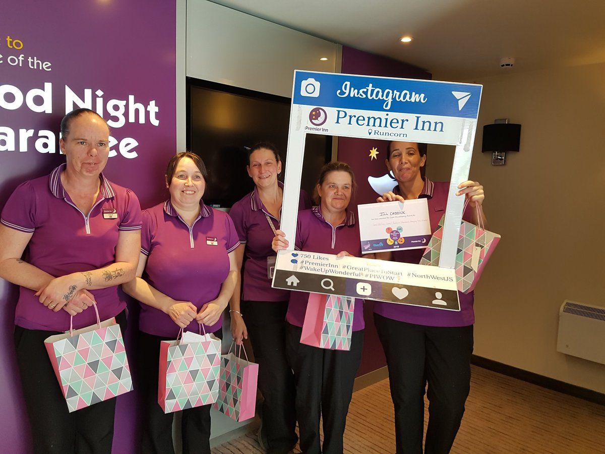 #housekeepingappreciationweek #RockStar #paulcurtis #simonewins our Amazing team here at Runcorn. 💜