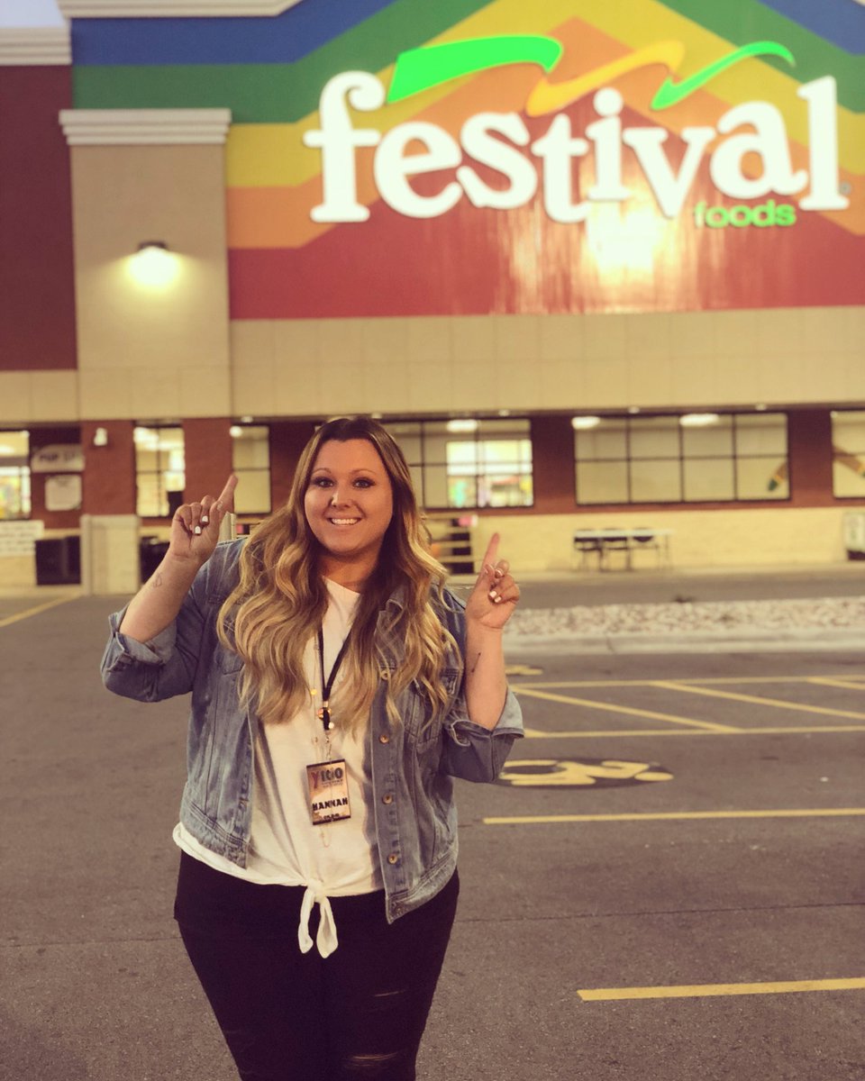 onairhannah's tweet photo. Happy Thursday! Itโs the @NBC26 & @y100country #FoodForNeighbors food drive today at @festfoods! Donate money or non-perishable food items to go to Paulโs Pantry all day today ๐ https://t.co/FoMmaGXGet