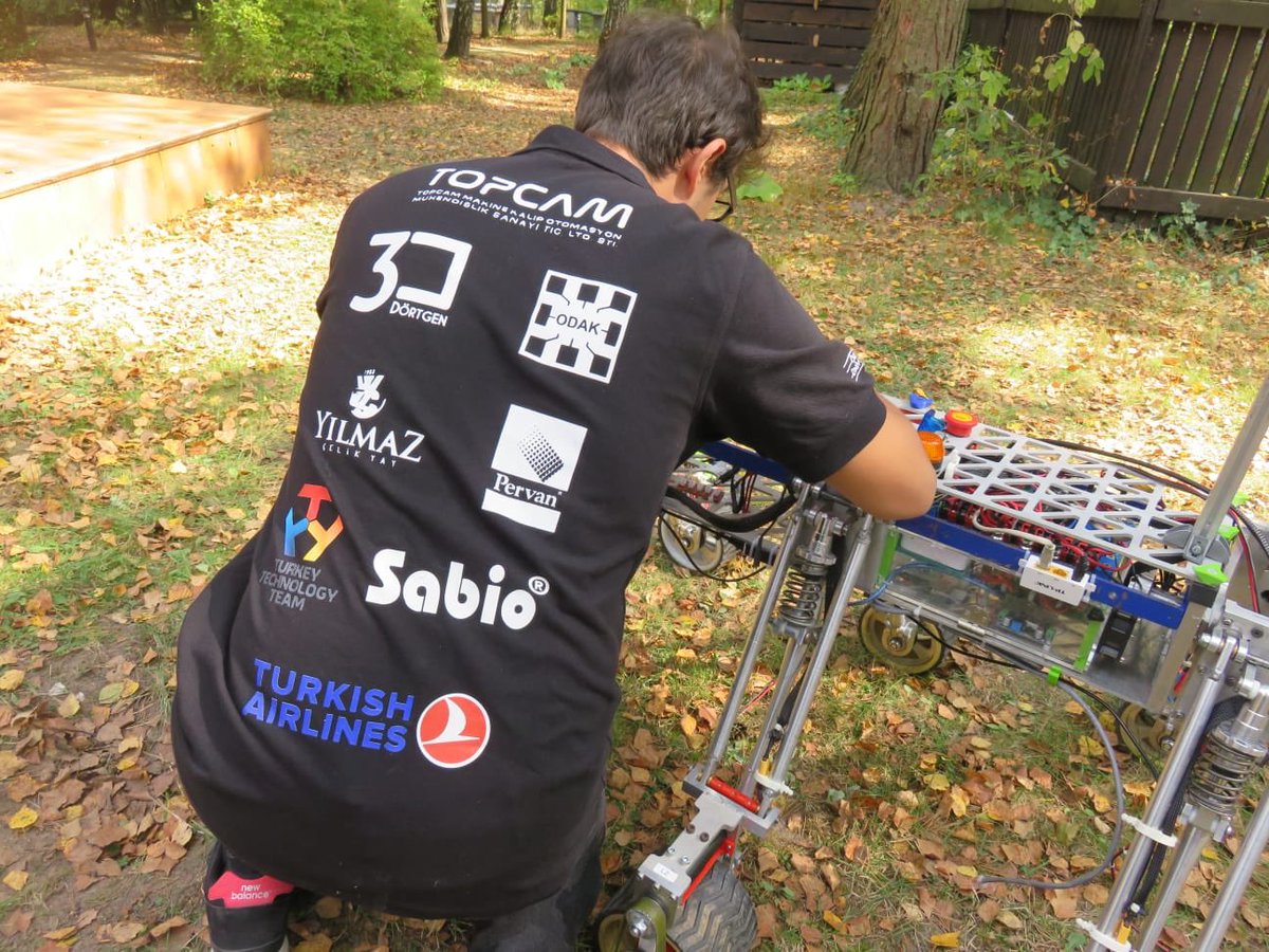 ÖzÜ Rover takımı ERC 2018 için Polonya’daki çalışmalara başladı. Destekçilermize teşekkürler. <a href="/T3Vakfi/">TR Teknoloji Takımı</a> <a href="/ozyeginuni/">Özyeğin Üniversitesi</a> <a href="/TurkishAirlines/">Turkish Airlines</a> <a href="/3Dortgen/">3dörtgen</a>