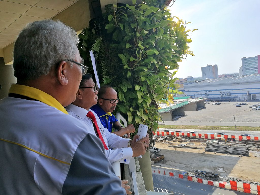 Nik Hafiz tweet media