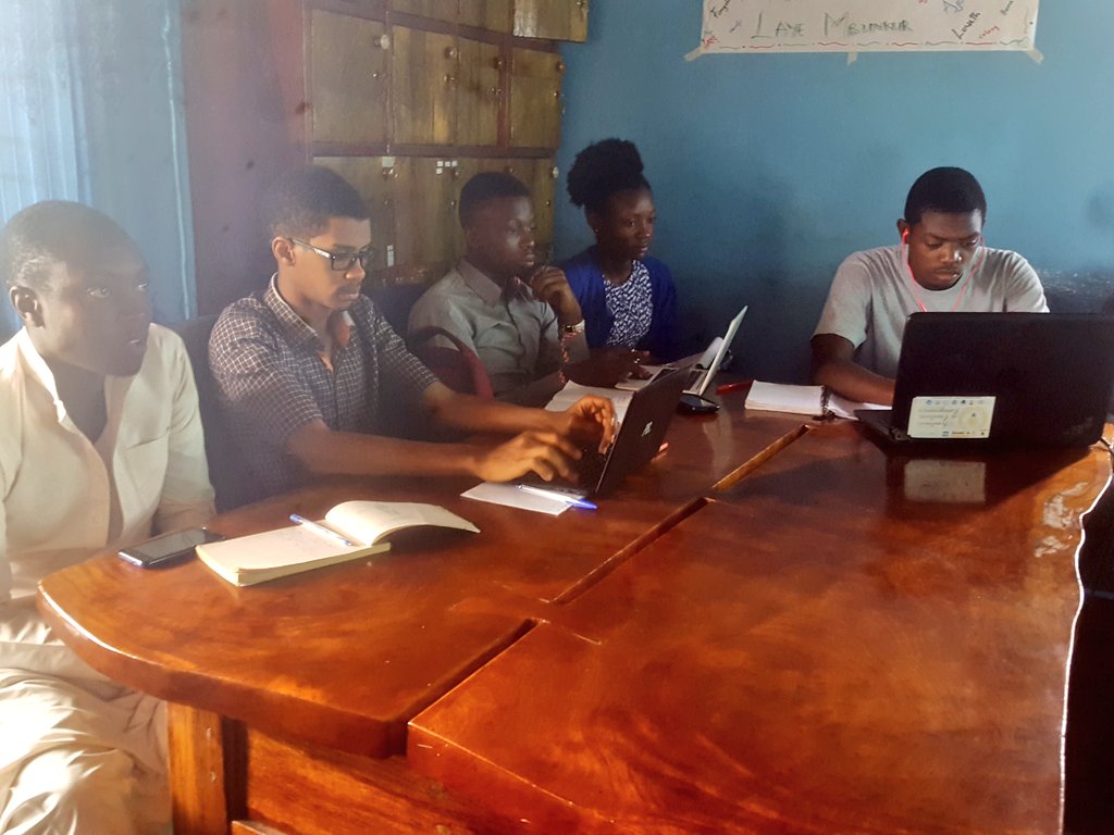 ActivSpaces's tweet photo. Participants have set up their #Domainnames and now setting up #Wordpress #Themes to give their websites an eloquent look and feel.
#onlinestore creation and management #training @ActivSpaces by @makonjomedia https://t.co/A2ac97i9Xf