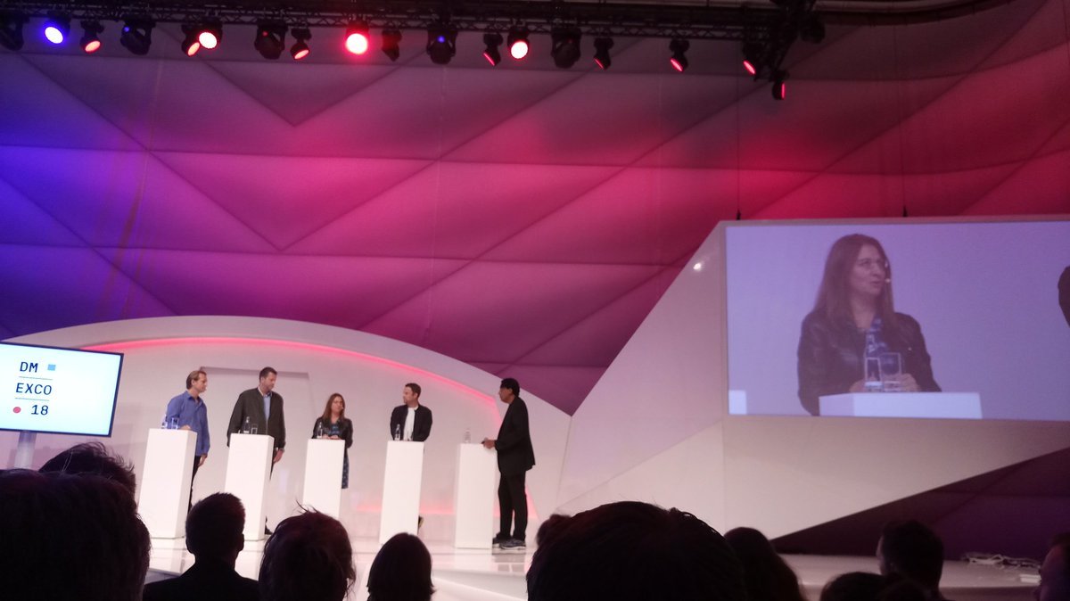 rekordjeff's tweet photo. Live auf der DMEXCO2018: "Kunden zu Fans machen mit Musik- und Sportevents" mit u.a. @hmaker12 und @MarkLoescher. Nach einer unerwarteten und guten Gesangseinlage von @ChernoJobatey.. #dmexco18 #brandexperience #Asics #eventim https://t.co/gm9YmmZCUs