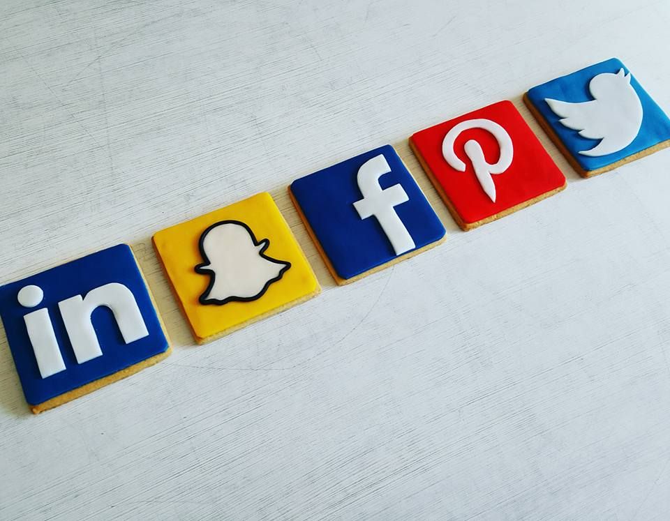 Social_Pip's tweet image. Fond memories from 2 years ago now! Amazing biscuits by Hitchin talent @blossomcakes1 #smlondon #tbt