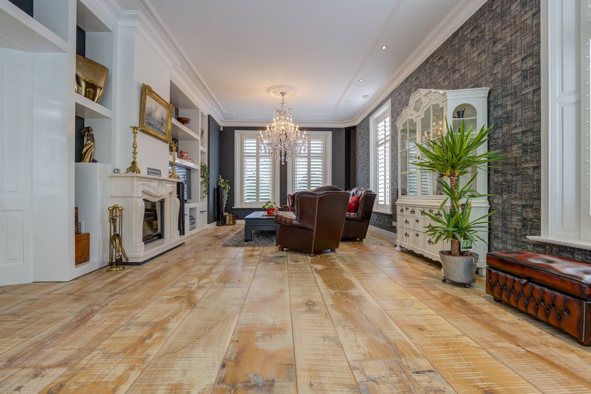 FBHout's tweet photo. Just another fantastic custom-made Prestige Wide Plank project. The end result is a robust, superb XXL floor with impressive planks up to 4 meters long and 50 centimeters in width. Completely designed by the customers themselves! #FSC #Cradle2Cradle #woodflooring #interiordesign https://t.co/QzvqcDSQZj
