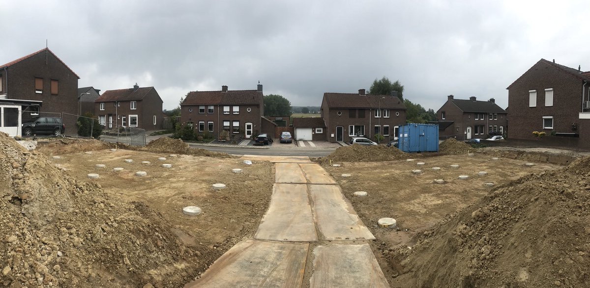 Wonen Wittem realiseert 4 #NulOpDeMeter woningen met <a href="/MorgenWonen/">MorgenWonen</a> in #Mechelen! De funderingspalen geven de contouren al aan! <a href="/GemGulpenWittem/">Gemeente Gulpen-Wittem</a> krijgt haar eerste #NulOpDeMeter woningen! <a href="/JongenBouw/">Jongen</a> <a href="/VolkerWessels/">VolkerWessels</a>