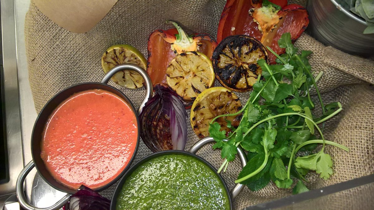 Fabulous food offer at Ashley Down Campus <a href="/CoBCollege/">CityofBristolCollege</a> today.
Well done to the @TaylorShawUK catering team. 
@NinoAddio and i were very impressed. @elioruk #SeeingFoodDifferentley