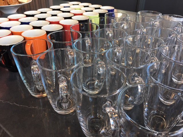 CURSUS BIJ LIV - Vanmiddag is er een groep cursisten bij LIV, onder leiding van @Arpa_nl. Uiteraard krijgen zij een inspirerende rondleiding door LIV, en worden zij in een presentatie bijgepraat over het volgende onderdeel binnen de cursus. Lees meer: bit.ly/2Msx5km