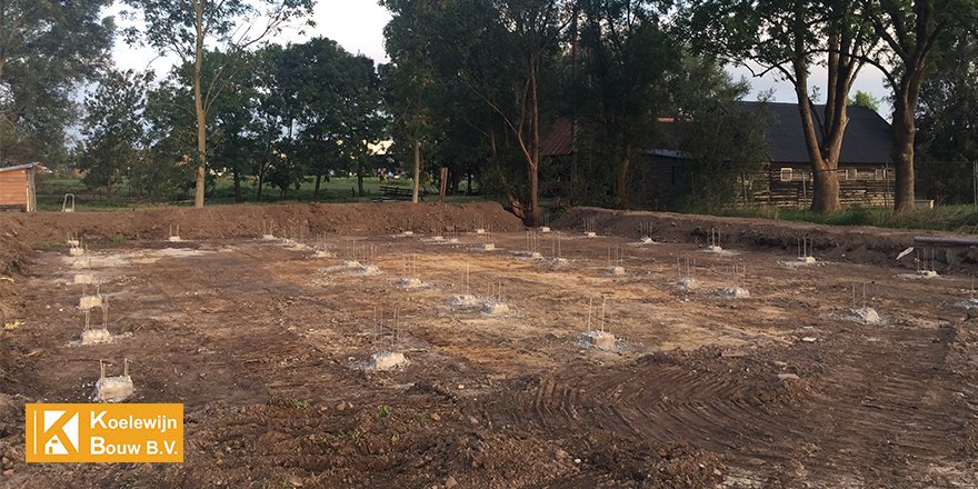 koelewijnbouw's tweet image. De koppen van de palen zijn gesneld en alles staat klaar om de fundering te leggen voor het nieuwe kantoorpand van Uw Business Online!

#fundering #uwbusinessonline #nieuwkantoorpand #koelewijnbouw