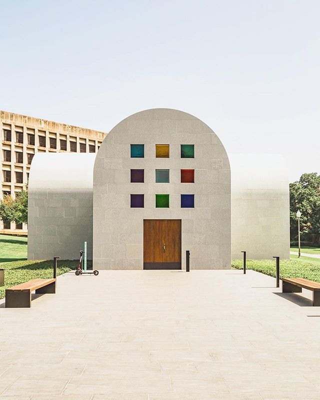 austintxthings's tweet photo. Have you checked out the Ellsworth Kelly exhibit at the Blanton Art Museum on campus?
Tag-a-friend to check it out soon.
PC @lindseyerin_
•
•
•
•
•
#austintexasthings #atx #atxlife #atxstyle #atxlifestyle #atxfood #atxfoodie #atxdrinks #keepausti… https://t.co/Im3E3iiENx https://t.co/IhAnqe0qVX