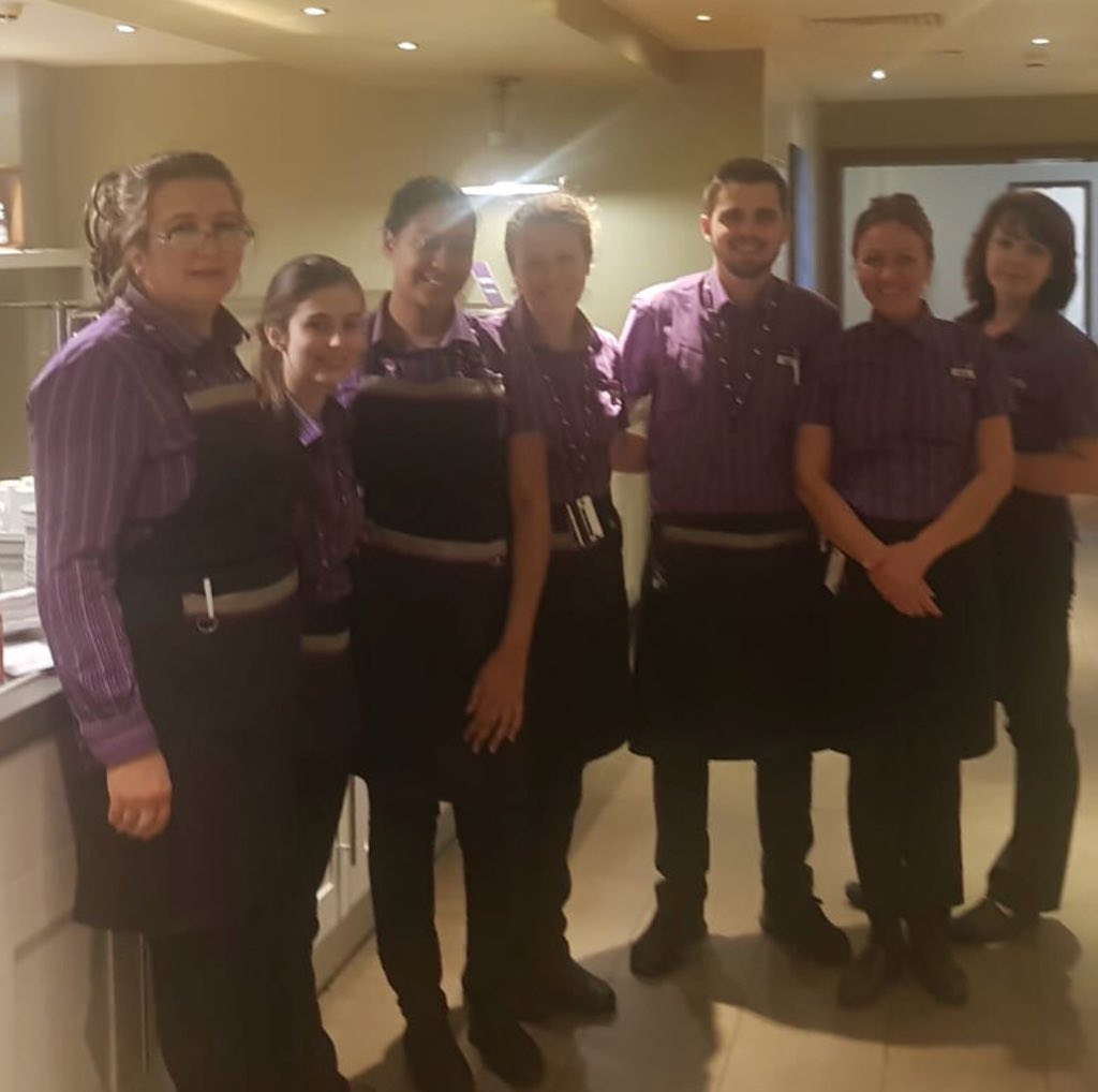 Good luck to Rebecca who’s transferring to another PI to continue her purple journey and starting Uni. 🎉📝 #AirXperts #summerofservice <a href="/ParikZalaWHR/">Parik Zala</a> @CheethamPi @airportsmiles <a href="/LauraEvans81/">Laura EvansWrobleski</a> #makingdreamshappen