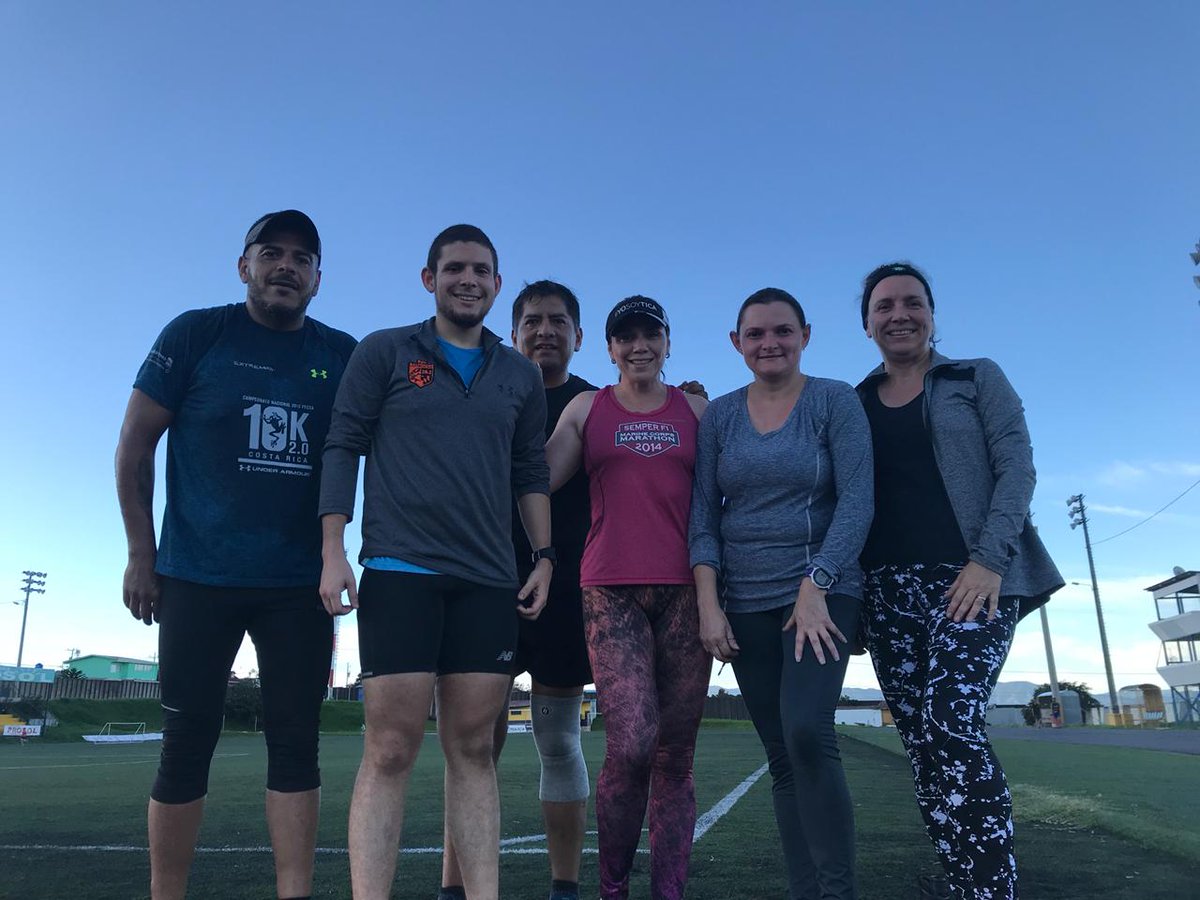 AstridSabor's tweet photo. Madrugadas con frío y sabor Holistic #YoElegiCorrer 
Qué pasen un excelente día! @D_MolinaM nos explotaron hoy 🙄#SoyHolistic #RunSabo #MolinaMaratonista ♥️correr https://t.co/rlHh14aMTQ