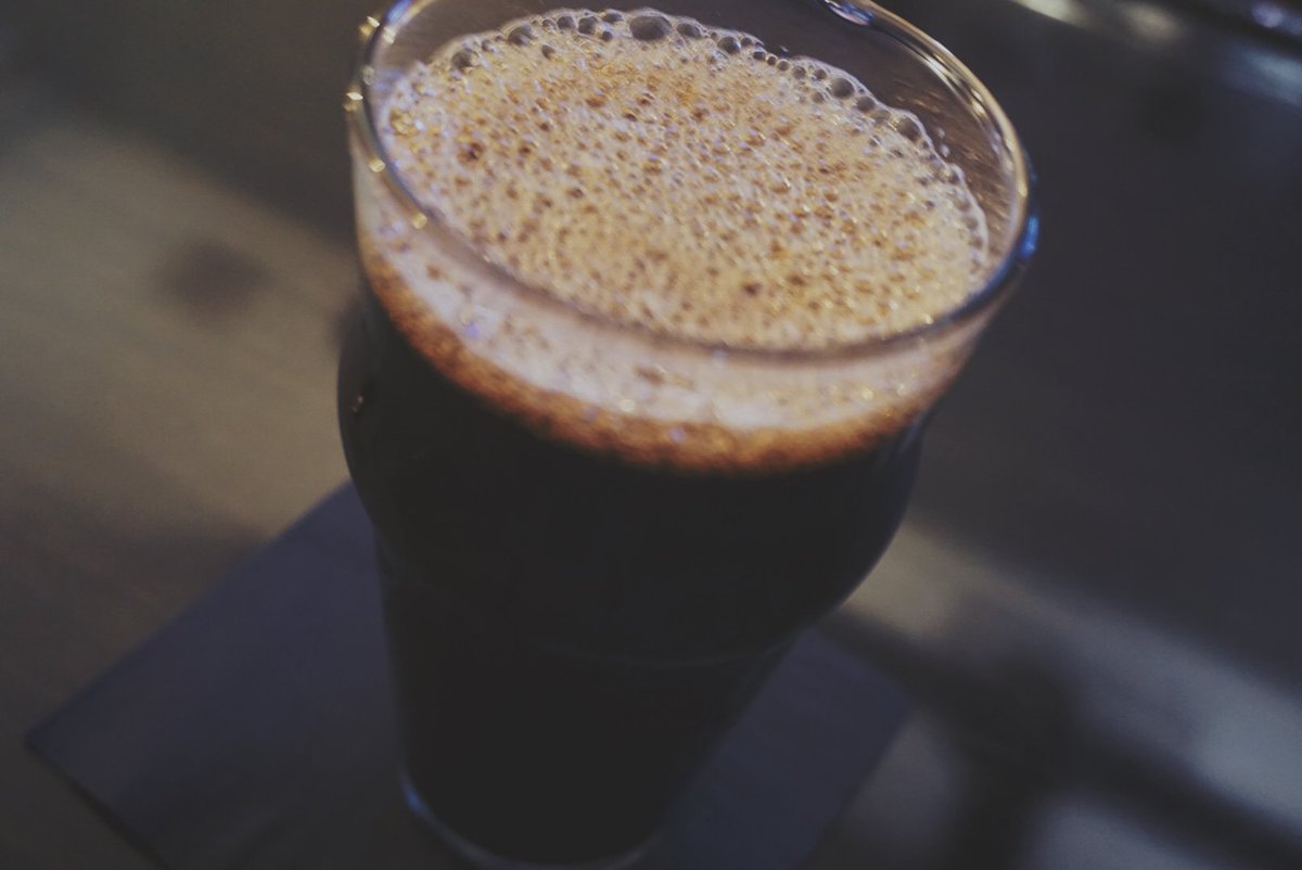hoppy_dudes's tweet photo. @theproperbrewing this is the perfect brew for days like this! #beertographer #beerphoto #hoppybeer #homebrew #homebrewing #homebrewer #brewyourown #instabeerofficial #brew #brewing #brewer #brewski #microbrew #microbrewery #microbeer https://t.co/BzNBWCxGB7