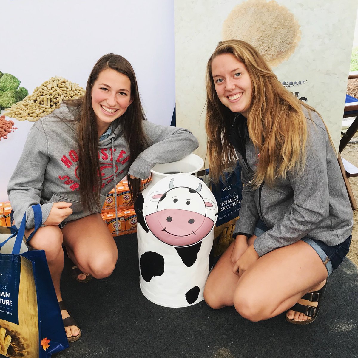 PestellMinerals's tweet photo. Hello day 3! Visit us at booth EG-10 @outdoorfarmshow for some fun and games ๐ #WeDealInAgriculture #COFS18 #OntAg #OntFeed https://t.co/j1zKMCdusN