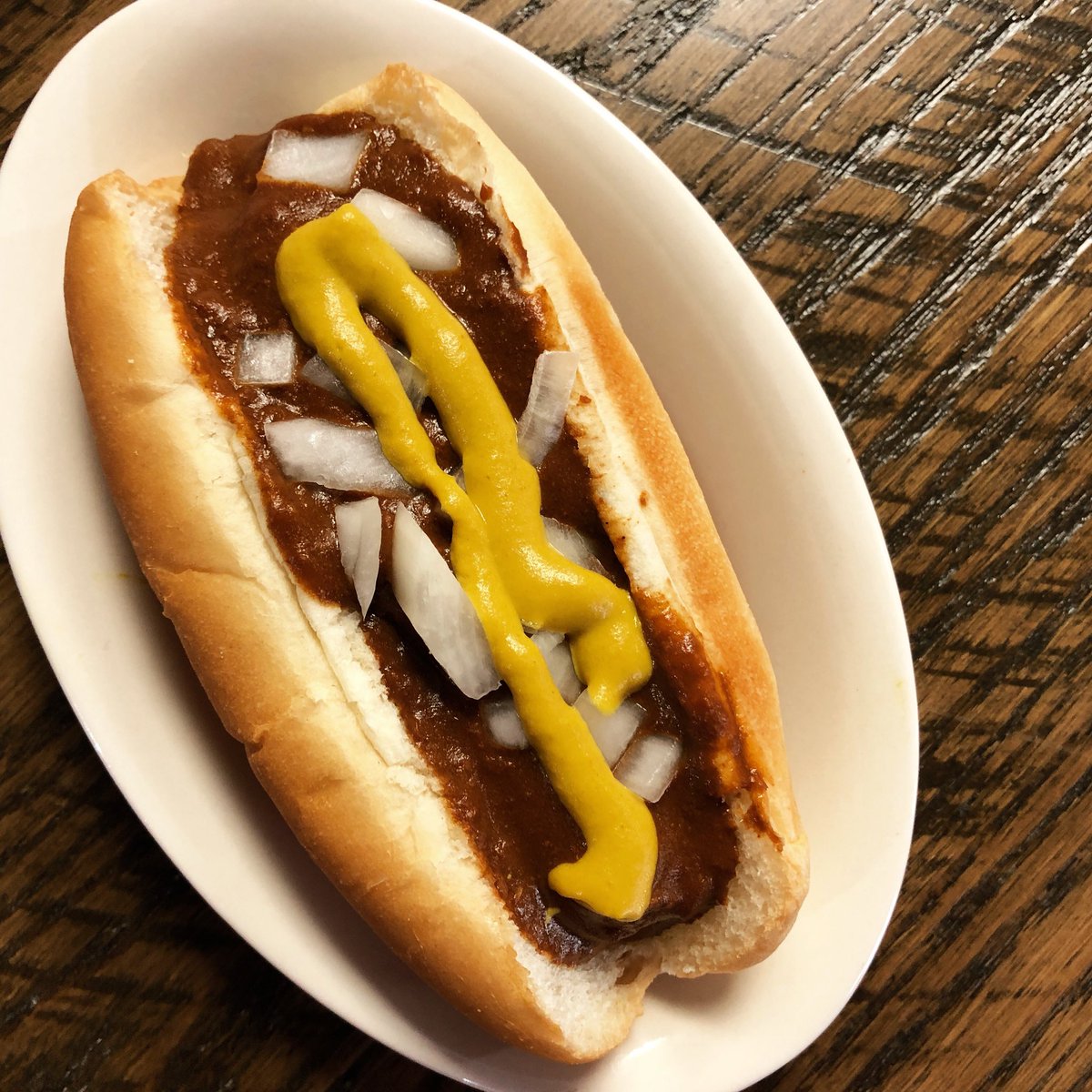 Would you try this vegan coney? <a href="/TatiAmare/">Tati Amare</a> and I did and we’re sharing what we thought today at 10am on <a href="/4LiveInTheD/">Live in the D</a>! #vegan #coneydog #detroitvegan