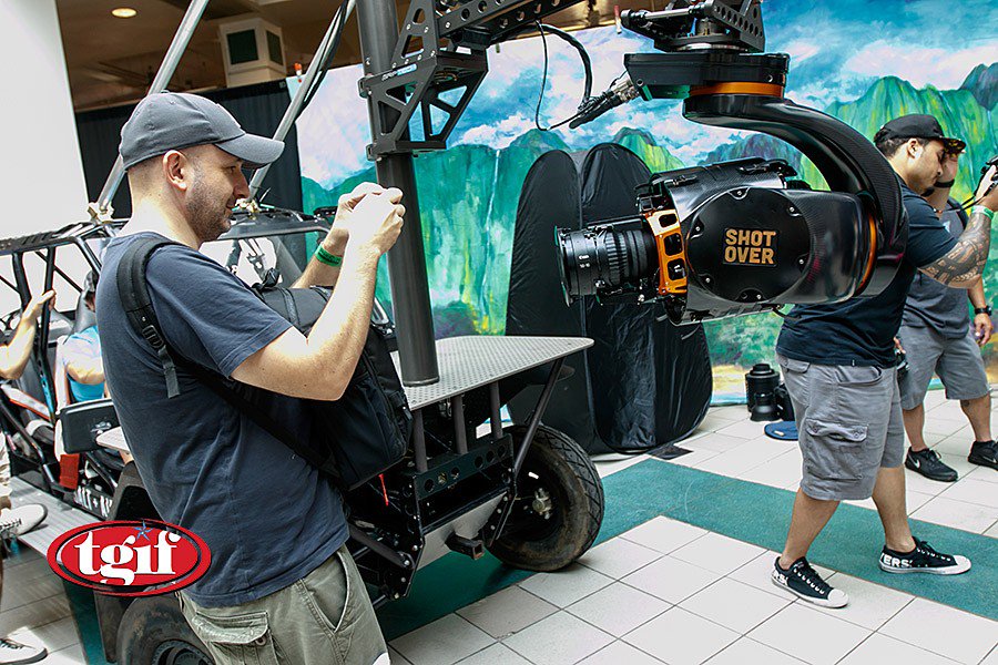 StarAdvertiser's tweet photo. Check out the coolest #photography technology and other happenings from last weekend's #Photocon Hawaii 2018 in our gallery: https://t.co/NhEZaeCikG https://t.co/xbUM6JhY94