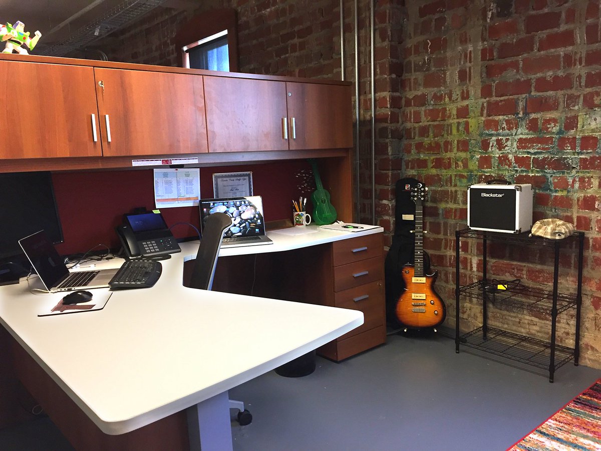 rusty_marks's tweet image. New work station.