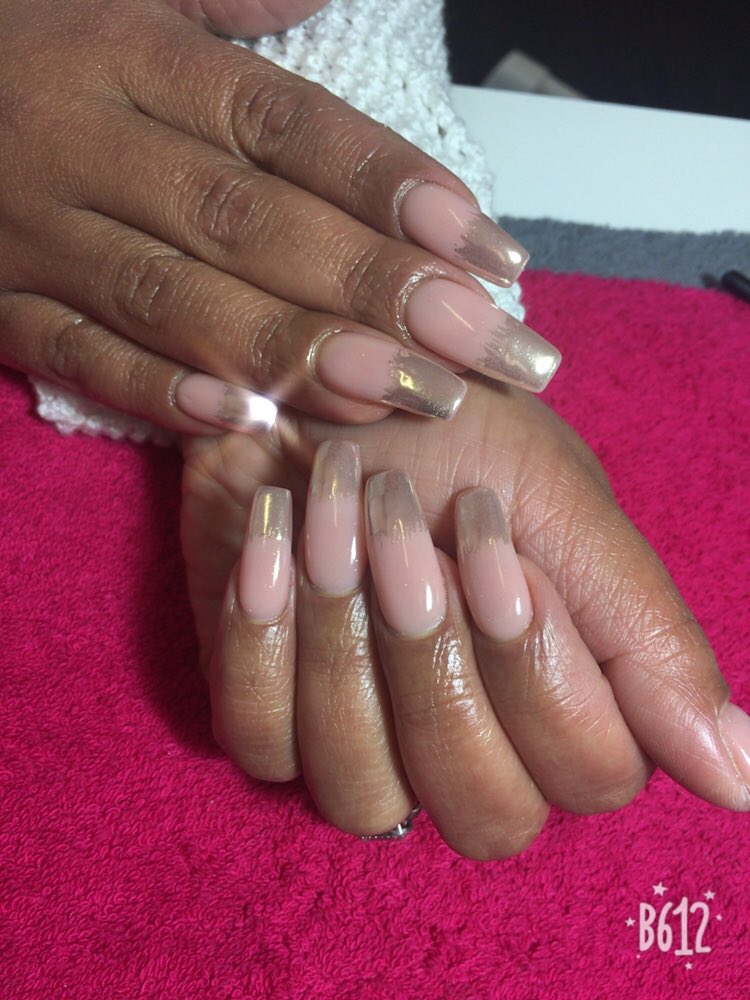 Opulencenailbar's tweet image. #chrometips #coffinshapenails @Opulencenailbar