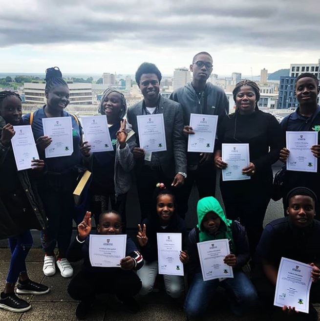 youpickUPIC's tweet photo. β© #TBT
π« Last week we were admiring the views from @plymuni Rolle Building with our guests from MasterCare International School, Nigeria!
πΈ Thanks for visiting - and thanks to Tobi in Student Support for capturing the moment on camera.
#BePUIC #PlymUni #Nigerianstudents https://t.co/EUsb2IWqdD
