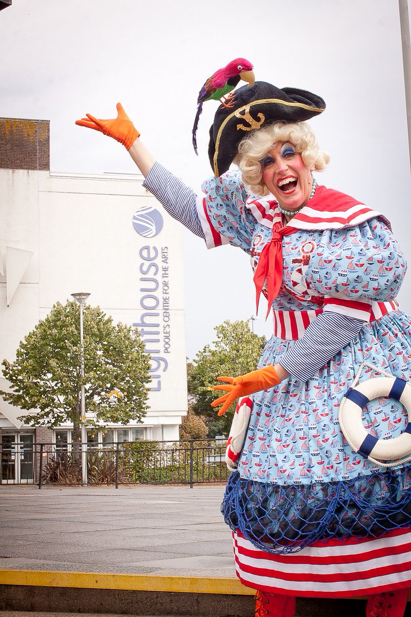 LighthousePoole's tweet photo. Oh what fun we had at our press launch for Dick Whittington! We met the Mayor of Poole @CllrGabriel too! Say hello to some of our cast here @realchrisjarvis @bettingondek @katiejillard @SammyPhillips12 Photos @richardbudd @DuncanReevesLtd https://t.co/fvE2UXYv40