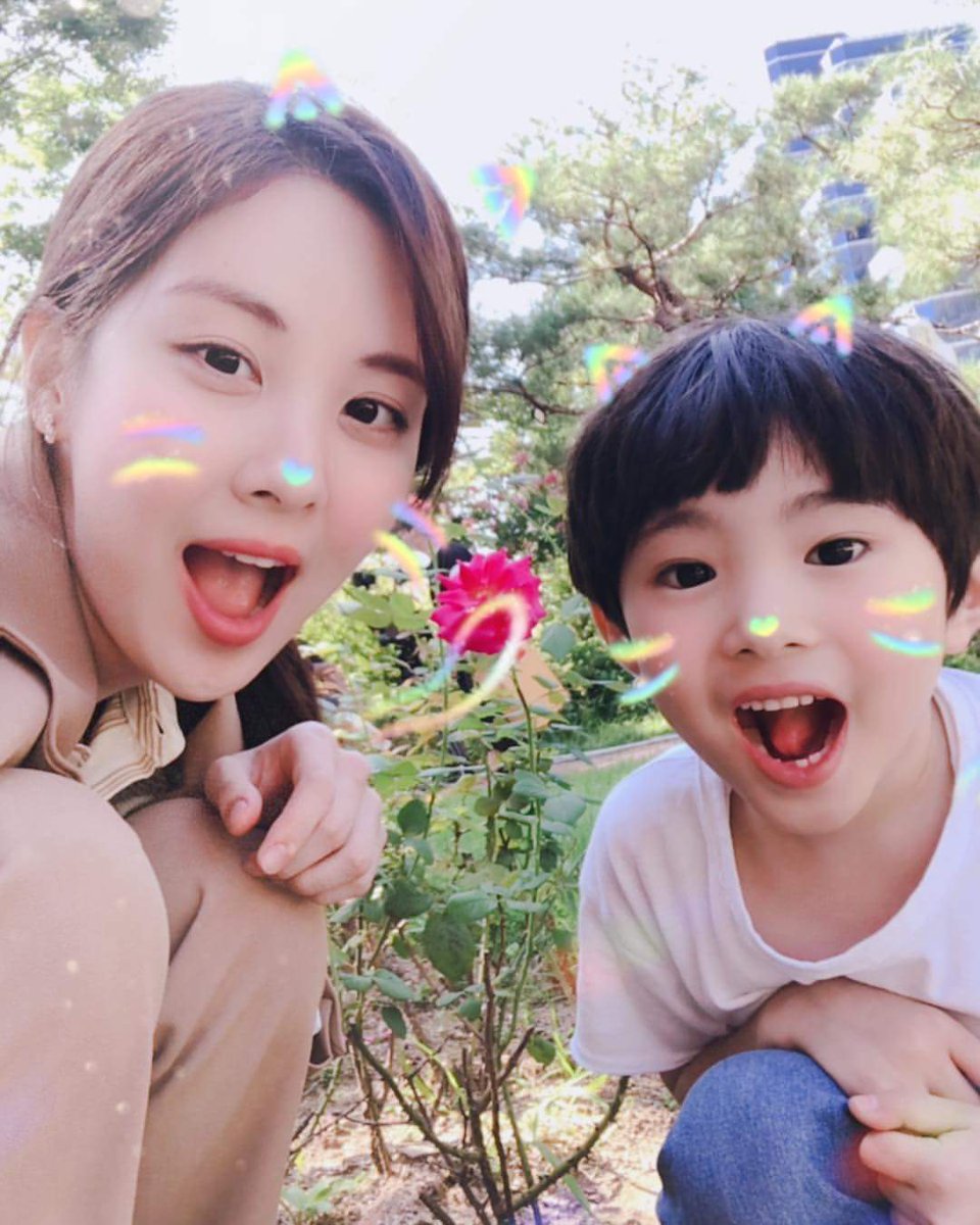 GGenerationTR's tweet photo. [130918] Seohyun Instagram Carousel Güncellemesi

Çekim yaptığımız süre boyunca bana şifa veren sevimliye teşekkür ederim 👼🏻
Daha aşağıya inmeyelim.. Yapacak işlerim var.. Hadi gücümüz var, Seol Jihyun #DramaTime

eng @sonexstella https://t.co/i3NCpTLa6U