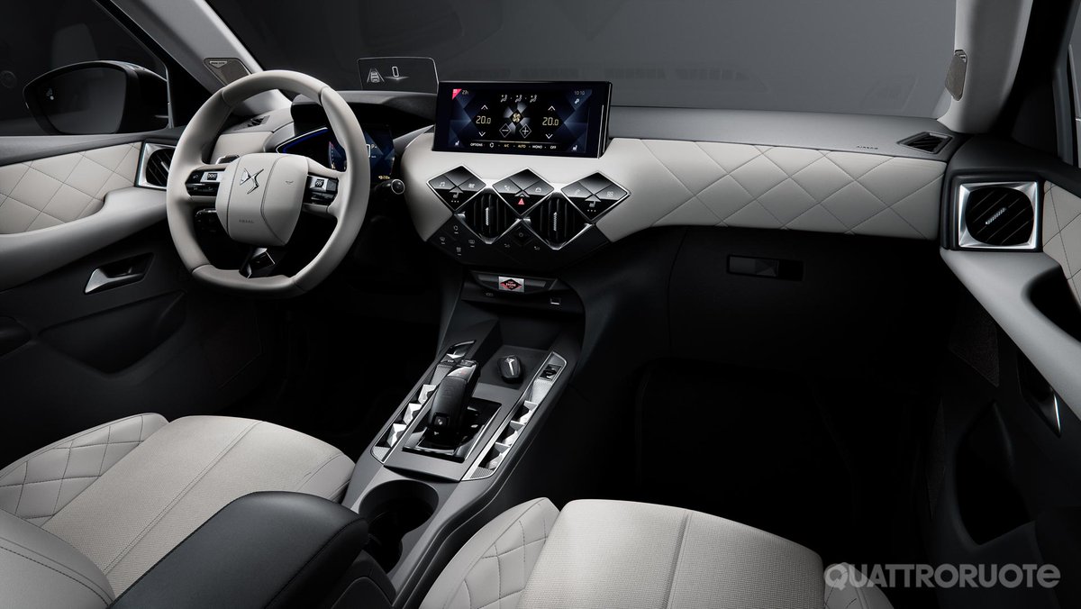 quattroruote's tweet image. La #DS3 diventa #Crossback: compatta, chic, hi-tech e con una gamma che comprende anche ibrido plug-in ed elettrico  bit.ly/2OoolgM @dsitalia
