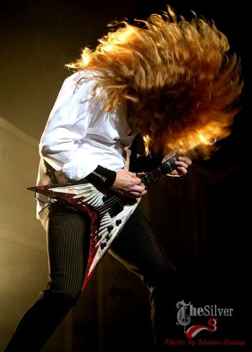 OMG my first love, happy birthday  GOD Dave Mustaine 