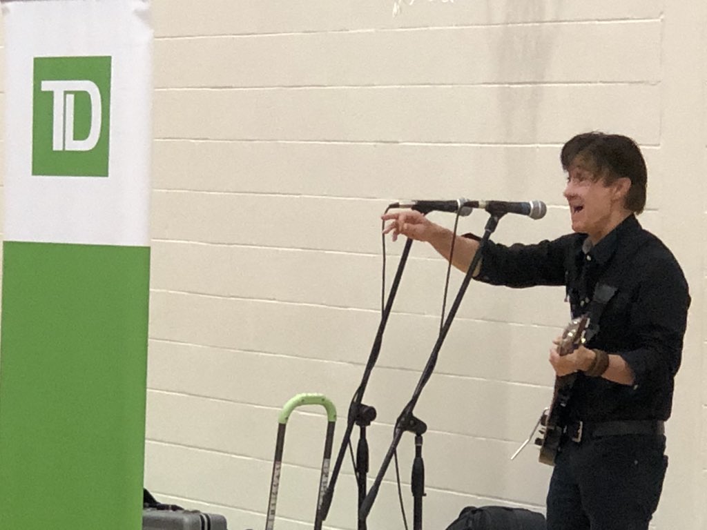 GNMES_News's tweet photo. #DanDoiron performed for our students this morning. The students loved singing the blues and rock &amp; roll. #harvestjazzandblues @ASDWLimelight https://t.co/H6FJ9o3pPx