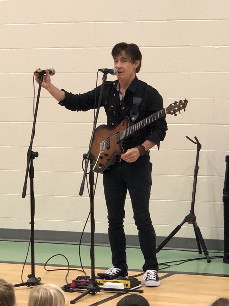 GNMES_News's tweet photo. #DanDoiron performed for our students this morning. The students loved singing the blues and rock &amp; roll. #harvestjazzandblues @ASDWLimelight https://t.co/H6FJ9o3pPx