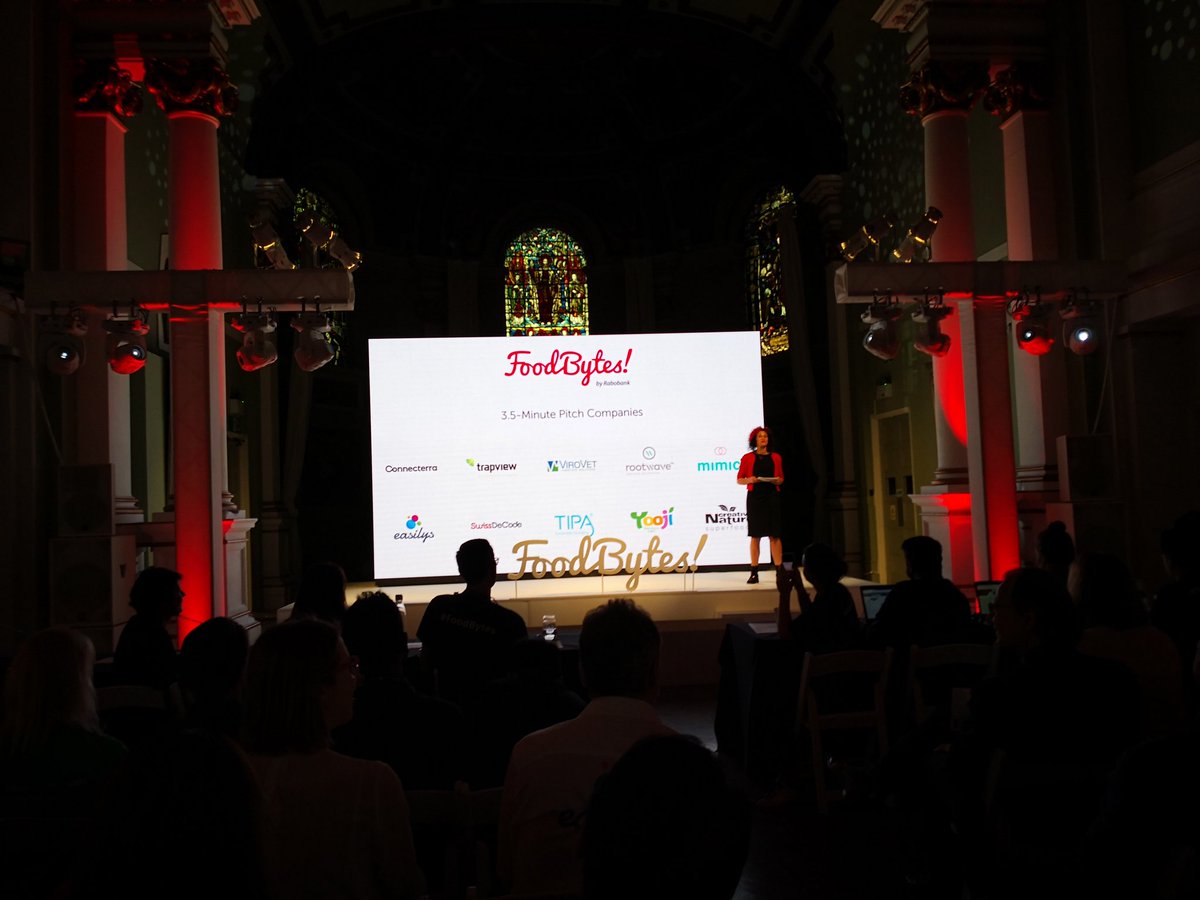 Ready for #foodbytes London with 2 startups from <a href="/ShakeUpFactory/">ShakeUpFactory</a> pitching on stage <a href="/YoojiBabyFood/">Yooji</a> and @ideolys.