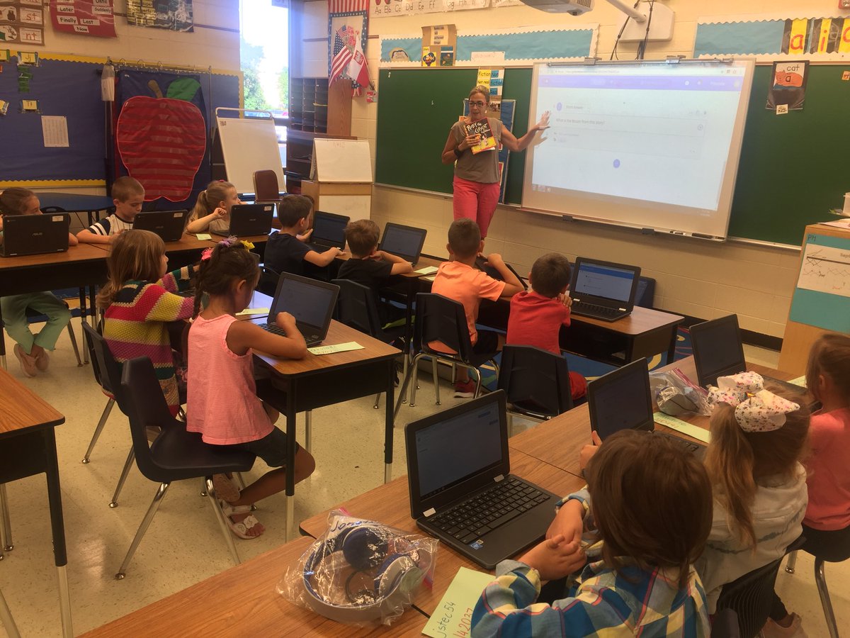 DornNPD117's tweet image. Mrs. Dabrowski’s first grade class is using @goformative today!  #goformative #BackToSchool2018 #edtech