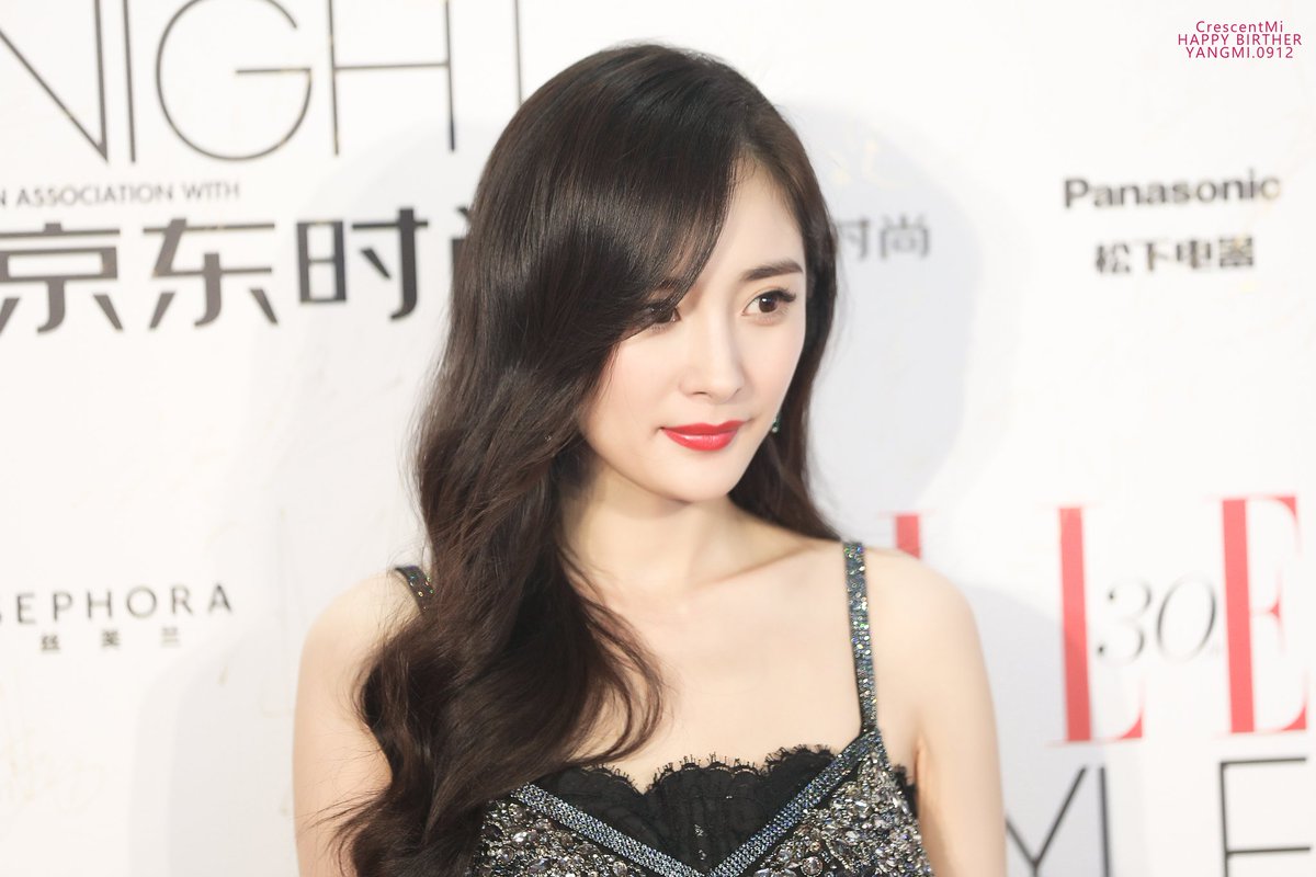 CrescentMi_912's tweet photo. Happy Birthday！🎂🎁🎉
#杨幂 #yangmi https://t.co/lY1CE5ajZb