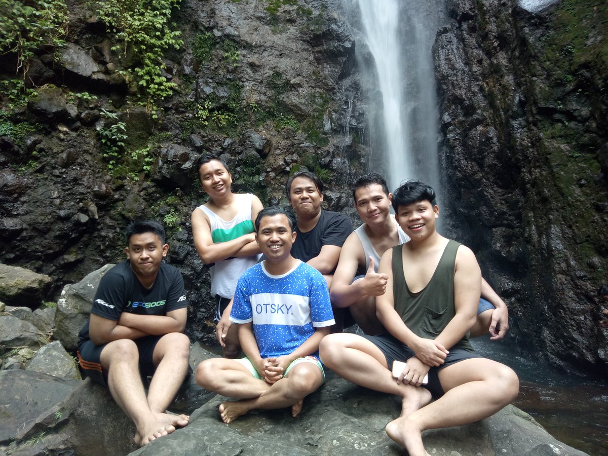 Moyo_aji's tweet photo. Puas hari ini bisa ngetrip maen curug bareng ama temen2 opentrip ijen banyuwangi kemarin.. Semoga bisa jalan2 trus bareng kalian. ๐๐. #explorebogor #explorecurug #curugciparaybogor https://t.co/LfKWhTkbg6