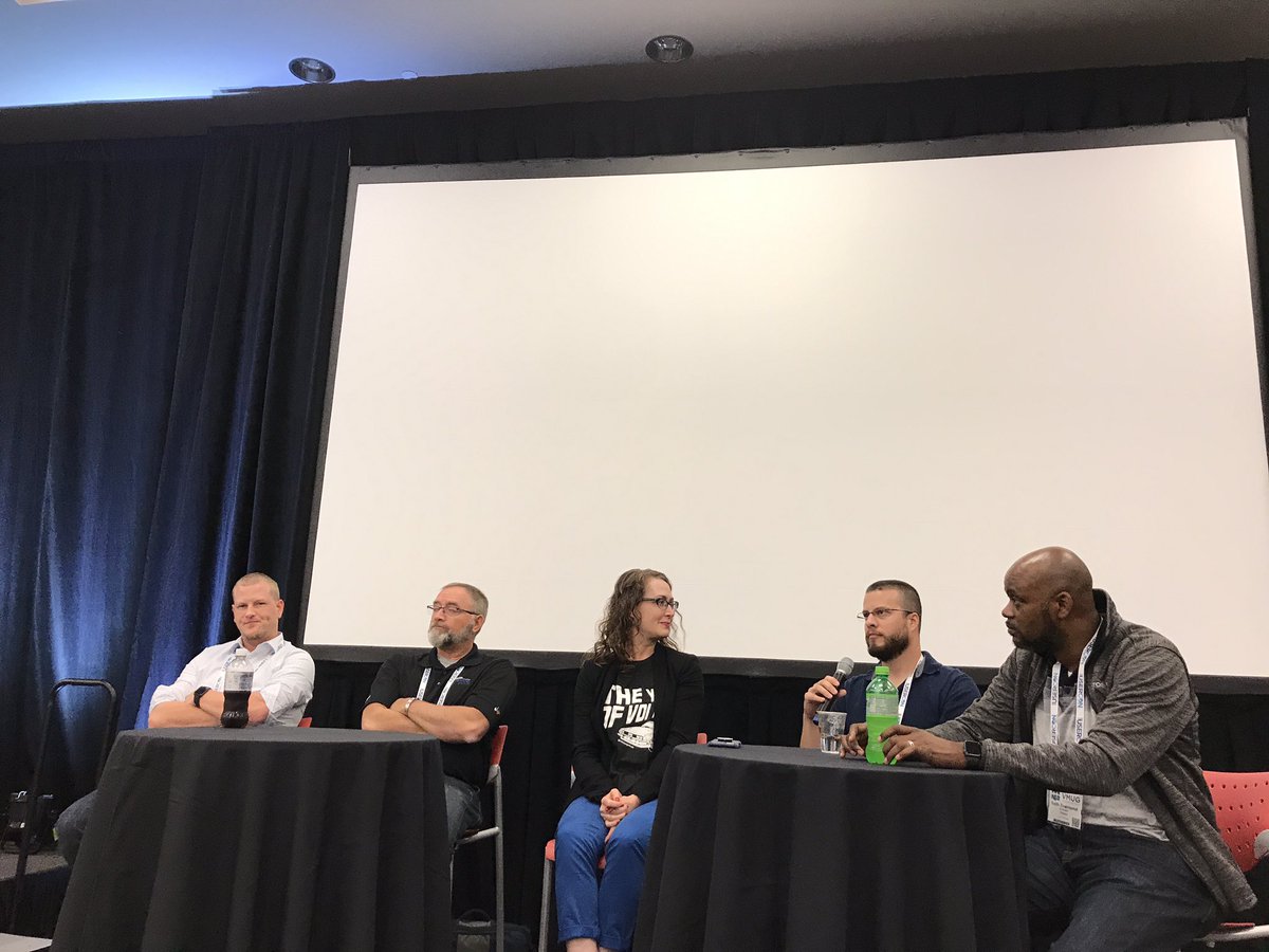 Front row seat at the Cincinnati UserCon! <a href="/CinciVMUG/">Cincinnati VMUG</a> <a href="/MyVMUG/">VMware User Group</a>