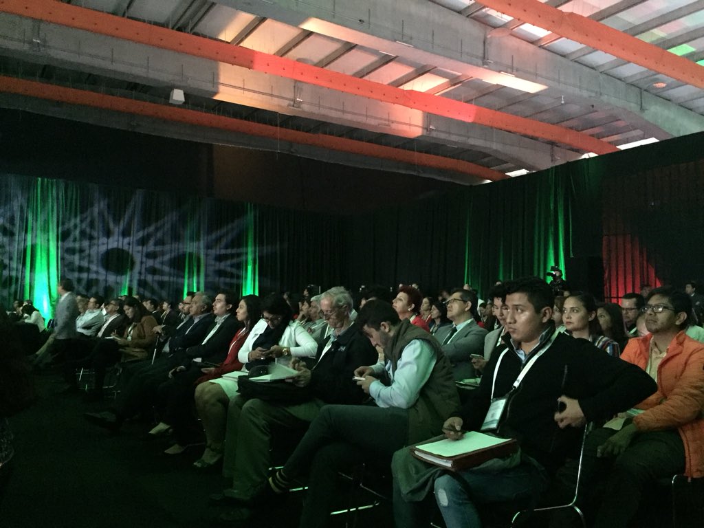 CiudadHub's tweet photo. Un territorio es smart cuando tiene la capacidad de describir su problemática y plantear soluciones. En ese proceso las universidades son fundamentales para lograrlo @AugustoBarreraG en @SmartCityLATAM #scel18 https://t.co/za6QC2GAhn