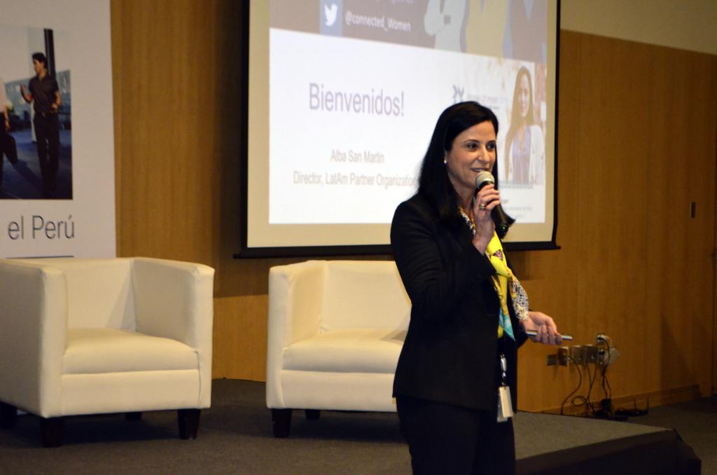 CiscoLatam's tweet photo. 🇵🇪 @albasanmart, Director Latam Partner Organization, inaugura la sesión dedicada al desarrollo y avance de las mujeres en IT, como parte del #ConnectedWomen y a propósito de la celebración #CiscoPerú20Años https://t.co/nY5tEpLbtK