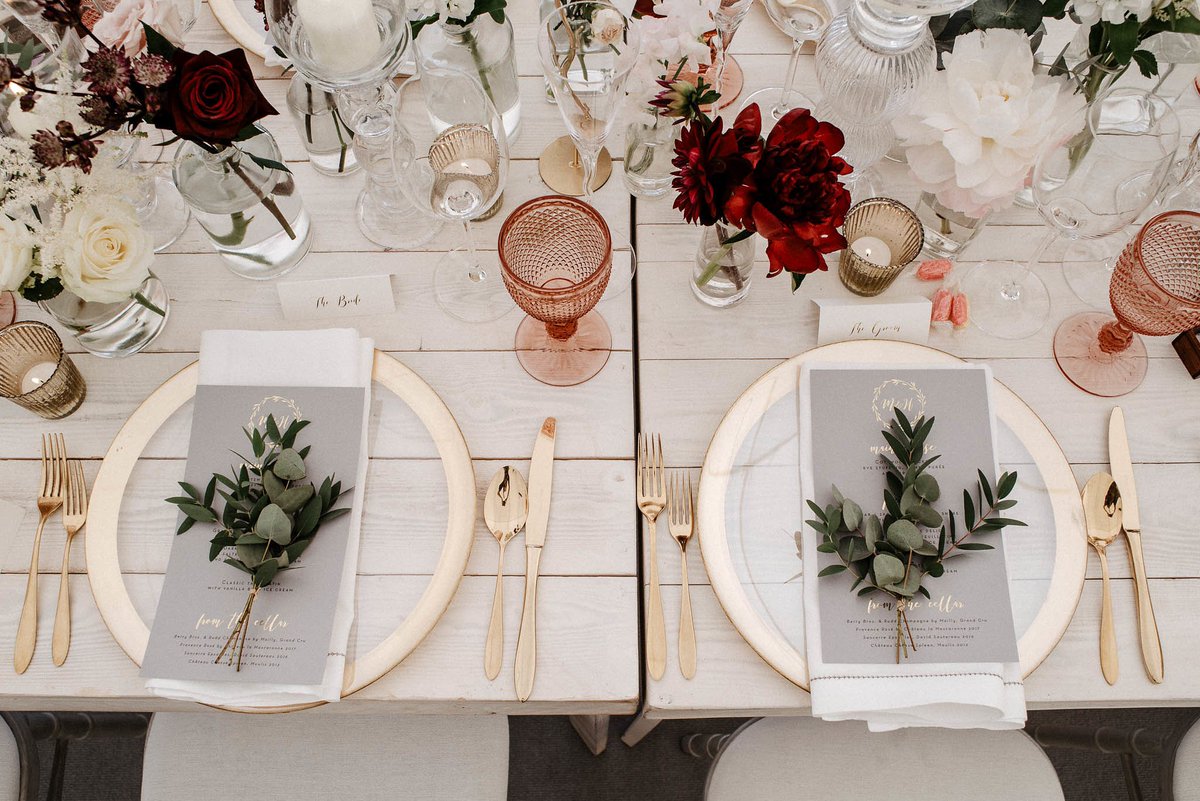 rhchospitality's tweet photo. W E D D I N G   G O A L S
An incredible celebration ✨ Stylish setting ✨ Beautiful flowers ✨ Delicious food &amp; drink ✨ Our events team delivered this extraordinary wedding earlier this summer… Thank you @maryjanevaughan for working your floral magic as always 🌹 #weddings https://t.co/nZyb4dzpjc