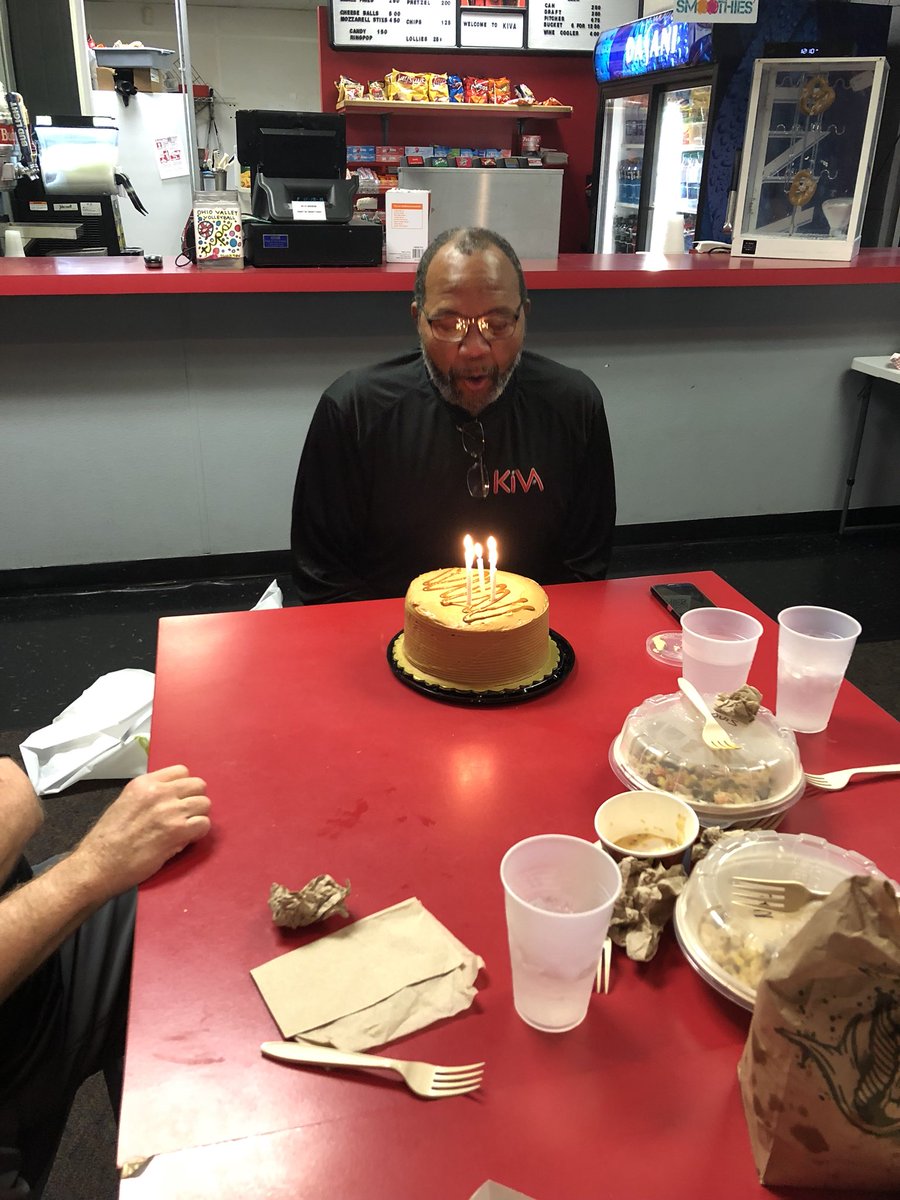 KIVAVB's tweet photo. We love celebrating KIVA Legend LEWIS COATLEY. Happy Birthday! 29 never looked so good Lee π #KIVAPROUD #KIVAFAMILY https://t.co/9caR5gGRux