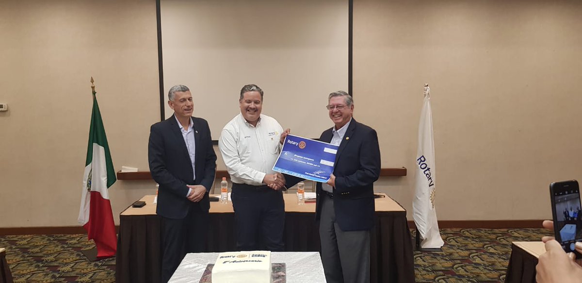 CreceRotary's tweet photo. Sesión ordinaria con rl gobernador de #Distrito4110 Felipe Meza, entrega de Cheque para Programa de Marcapasos #HeartBeat, nuestras #Inbound2018 del programa de Intercambios y festejando el 2° aniversario del club. #Rotary #SomosRotary #SeLaInspiracion #SaltilloCRECE https://t.co/jJJxrntxR9