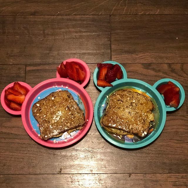 I had two happy kiddos this morning. #Breakfast can be #healthy and #guiltfree! This #cinnamon #frenchtoast on @daveskillerbread topped with 100% pure #maplesyrup  and a sprinkling of #powderedsugar served with a side of #strawberries is sure to be a hit… ift.tt/2xd7rL5