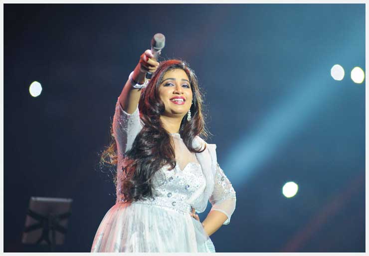 SonaSsg's tweet photo. @shreyaghoshal Some brilliant photography from Queen's musical fandom that turns into Awsesomeness in #Srilanka on #8thsep! 
#ShreyaGhoshalLiveInColombo 
A melody night to be mesmerized by the nightingale 😍😘 https://t.co/rJdrB9OasN