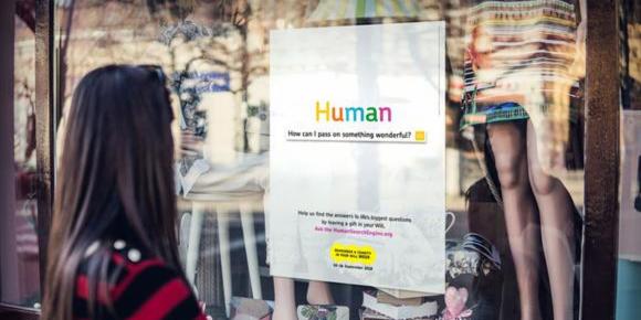 StripeOlt's tweet image. This is very cool! #RememberACharityWeek is launched with a Human Search Engine.

The engine allows people to ask more than 150 of life&apos;s biggest questions: ow.ly/8zS530lL6FA 

Article from @ThirdSector 
#humansearchengine #tech #digitalnews #charitynews