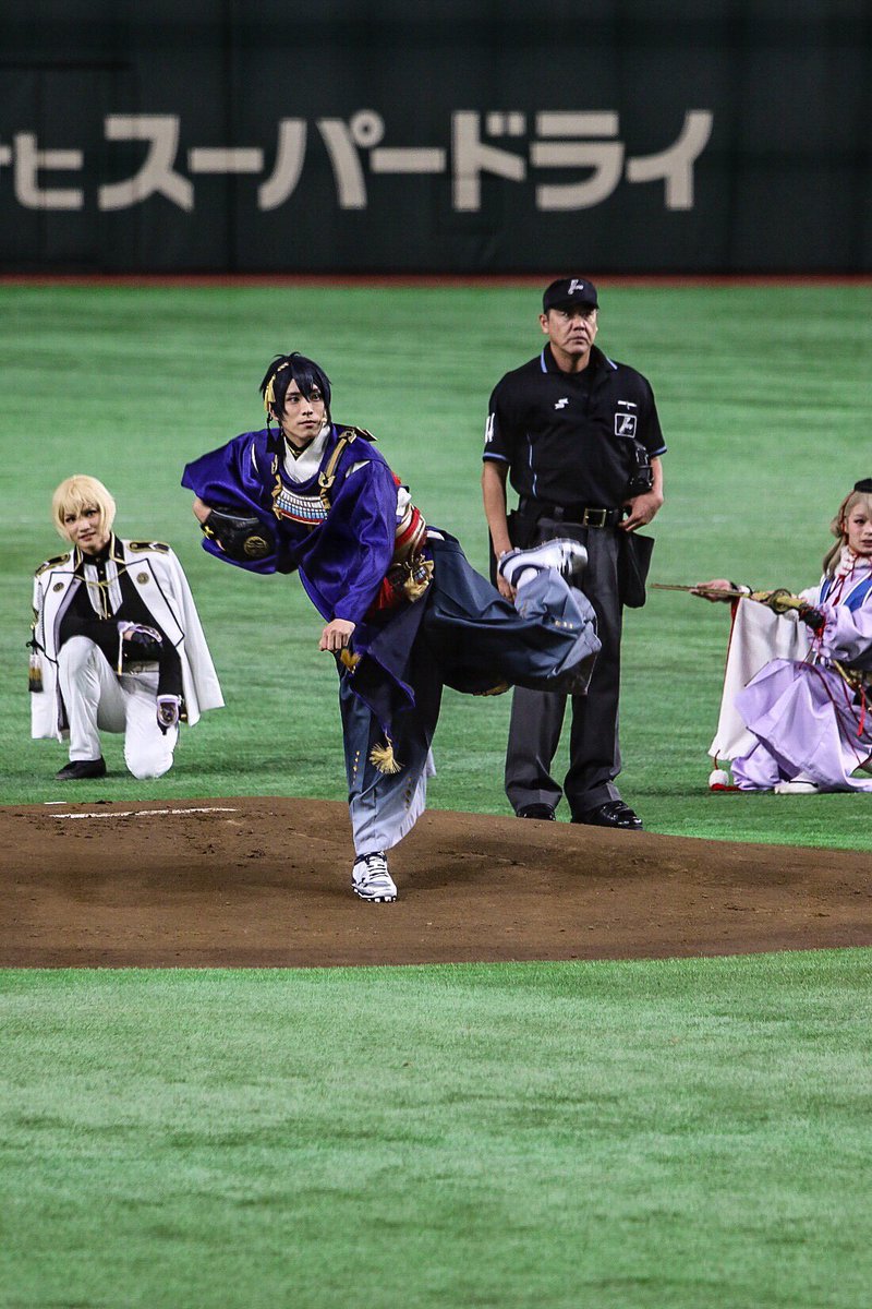みやこ 冬眠 コラボナイター 三日月宗近 始球式 刀ミュジャイアンツコラボナイター